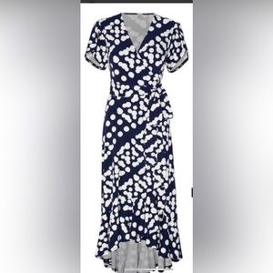 Cabi The Perfect Wrap dress new-never worn